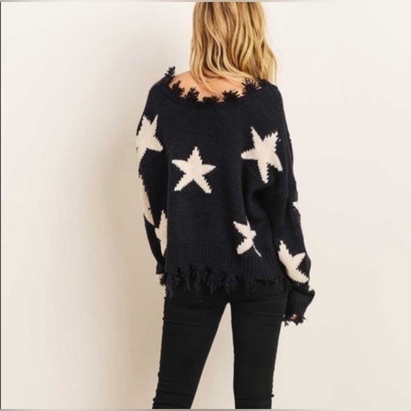 ⭐ Starry Distressed Crop Sweater Cozy Knit Raw hem size Medium - Picture 3 of 9